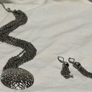 Elegant Silver Necklace and Earring Set
